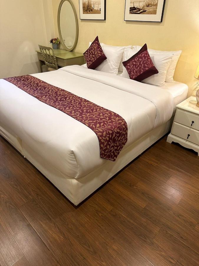Capital O 75379 Sabai Living Pattaya Hotel Bagian luar foto