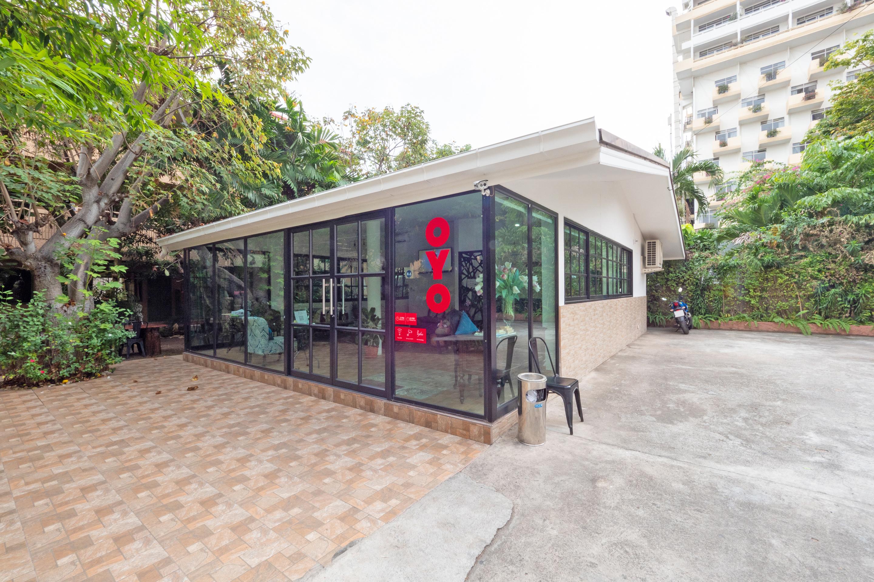 Capital O 75379 Sabai Living Pattaya Hotel Bagian luar foto